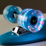 Πλαστικό mini cruiser skateboard 22.5'' Βεραμάν με LED ρόδες Fish