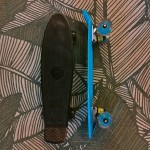 Πλαστικό mini cruiser skateboard 22.5'' μαύρο με LED ρόδες Fish